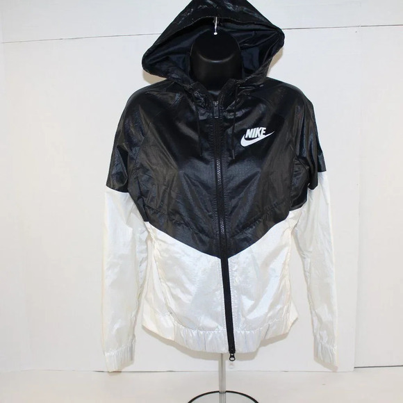 Nike windbreaker  - Picture 1 of 5